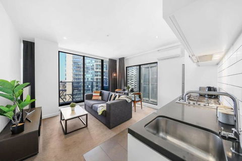 A Stylish 2BR Apt With City Views In Southbank - Getaway Accommodation 1