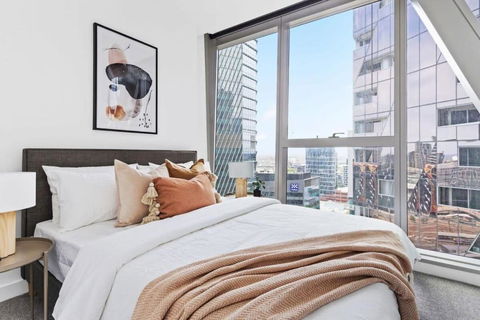 A Stylish 3BR Apt With Harbour Views FREE Parking - Getaway Accommodation 1