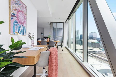 A Stylish 3BR Apt With Harbour Views FREE Parking - Getaway Accommodation 4