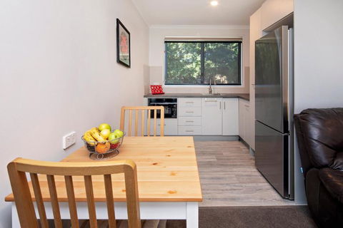 Aalen Lakeview Studio - Getaway Accommodation 4