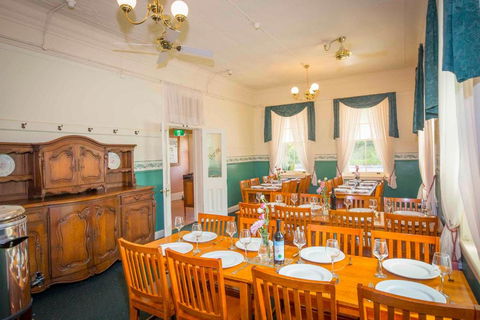 Abernethy House & Cottage - Getaway Accommodation 1