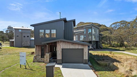 About Time - Getaway Accommodation 0