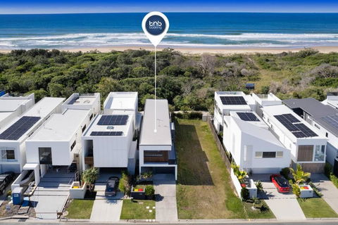 Absolute Beachfront Marcoola 4Bd, Heated Spa - Getaway Accommodation 0