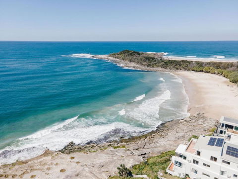 Absolute Oceanfront Yamba - Oceanstays - Getaway Accommodation 1