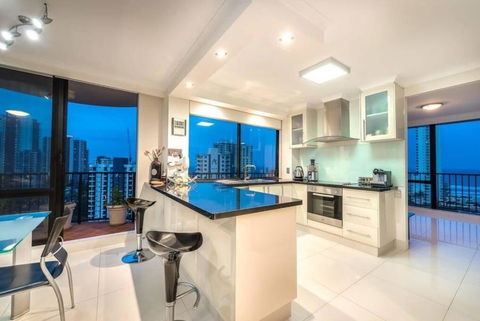ABSOLUTE Riverfront 2br Apt, Views From Every Room - Getaway Accommodation 3