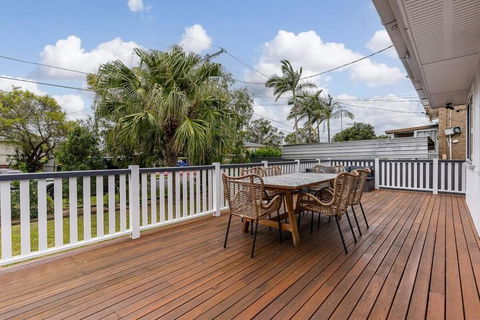 Acacia Ridge Cottage - Getaway Accommodation 3