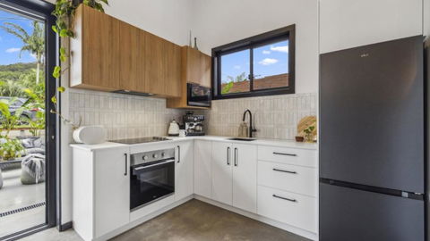 Accessible With Style! Sleeps 4, Pet - Friendly - Getaway Accommodation 4