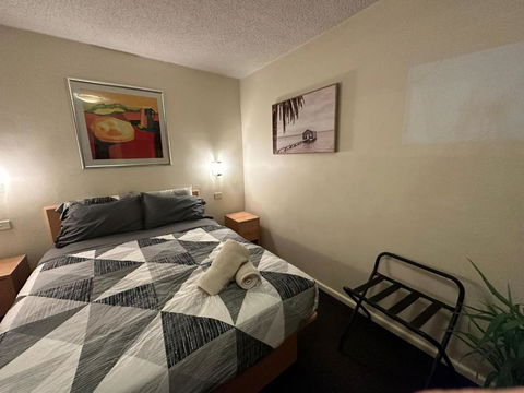 Acland Street Studio Apartment FREE PARKING - Getaway Accommodation 1