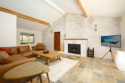 Acreage Estate -Ponies -Tennis Court -Spa - Getaway Accommodation 1