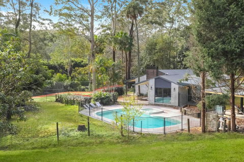 Acreage Estate -Ponies -Tennis Court -Spa - Getaway Accommodation 0
