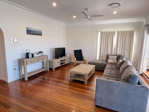 Adacos 19 On Sturt - Bring Your Own Linen - Getaway Accommodation 2