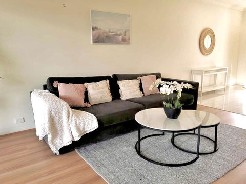 Adorable 3 Br Townhouse With Wifi & Parking - Getaway Accommodation 0