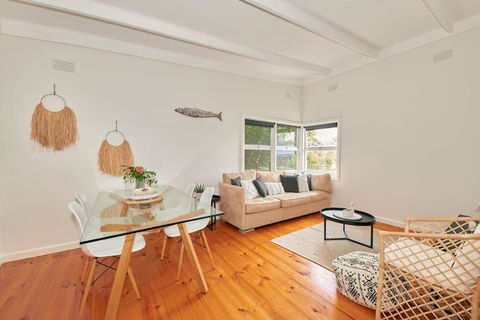 Adorable Beach Shack In The Heart Of Aireys Inlet - Getaway Accommodation 0