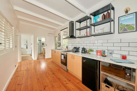Adorable Beach Shack In The Heart Of Aireys Inlet - Getaway Accommodation 1