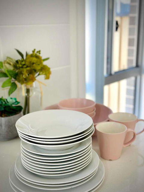 Adorable Modern 4 Br House WiFi & Parking - Getaway Accommodation 3