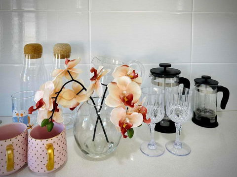 Adorable Modern 4 Br House WiFi & Parking - Getaway Accommodation 4