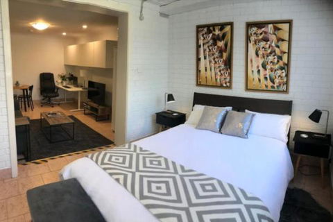 Adorable Studio Nestled In The Heart Of Flynn - Getaway Accommodation 0