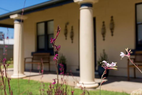 Agnes Cottage Bed & Breakfast - Getaway Accommodation 3