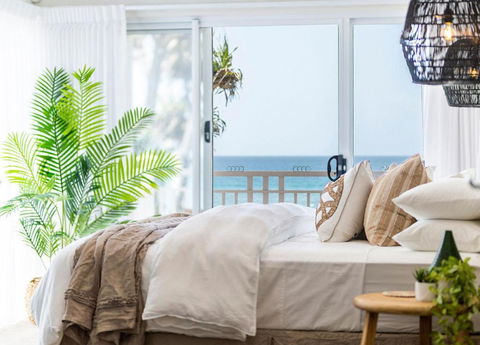 Absolute Beachfront Family Size Home - Getaway Accommodation 0