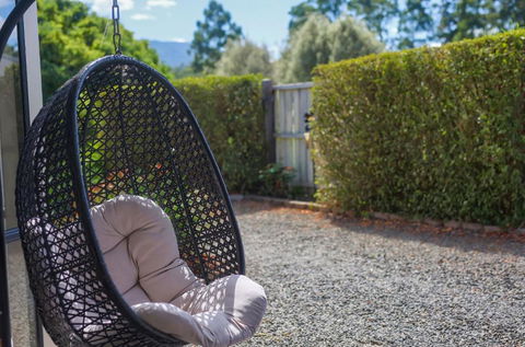 A Holiday Home For All Seasons - Modern, Peaceful, Family Friendly - Getaway Accommodation 0