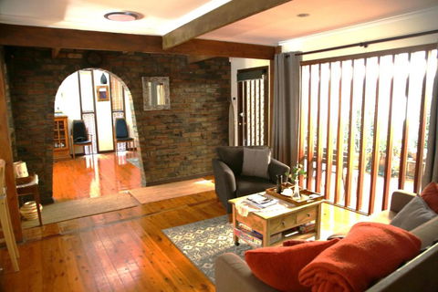 A Holiday Home For Every Season - Getaway Accommodation 0