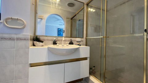 A Minutes Walk To The Beach! - Getaway Accommodation 2