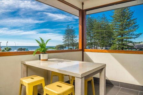 A Perfect Stay - Quiksilver Apartments The Pass - Getaway Accommodation 1