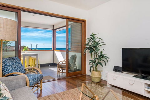 A Perfect Stay - Quiksilver Apartments The Pass - Getaway Accommodation 4