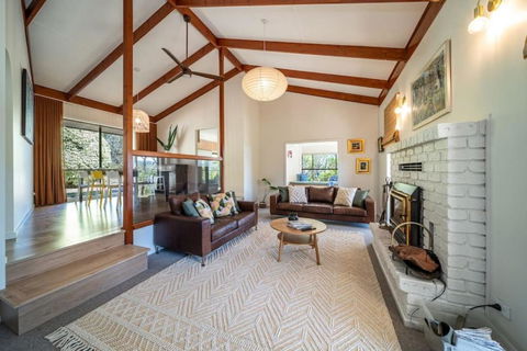 Adelaide Hills Retreat - Surrounded By Nature - Getaway Accommodation 3