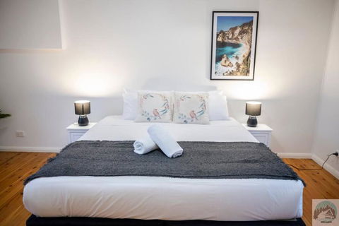 Aircabin - Beecroft - Sydney - 3 Bed Holiday House - Getaway Accommodation 1