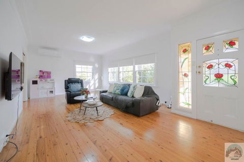 Aircabin - Beecroft - Sydney - 3 Bed Holiday House - Getaway Accommodation 2