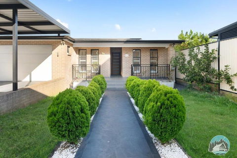 Aircabin - Guildford - 3 Beds Spacious House - Getaway Accommodation 1