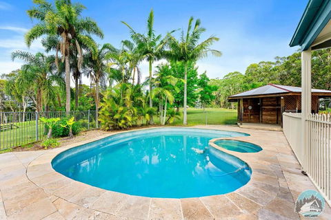 Aircabin - KANGY ANGY - Rural Retreat 4 Bedrooms - Getaway Accommodation 4