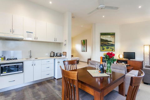 Aireys Inlet Getaway - Getaway Accommodation 1