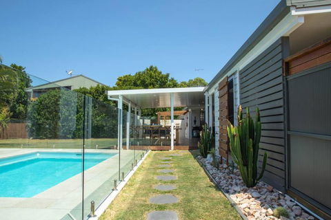 Al Fresco Residence In The Heart Of Point Lookout! - Getaway Accommodation 0