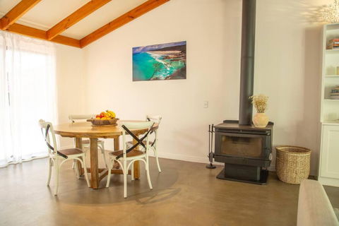 Al Fresco Residence In The Heart Of Point Lookout! - Getaway Accommodation 4
