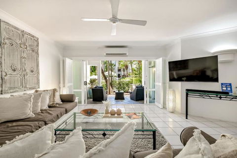 Alamanda At Palm Cove Directly On The Beach - Getaway Accommodation 1