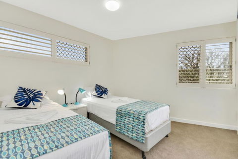 Alex Beach Apt Bilgola4 - Getaway Accommodation 4