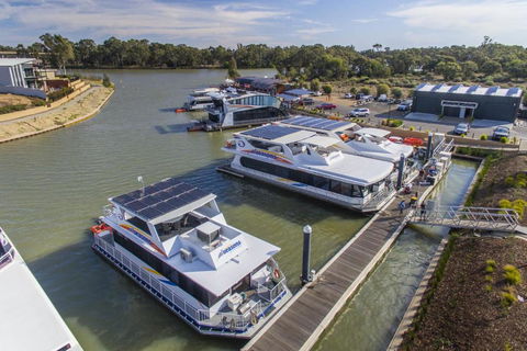 All Seasons Houseboats - Getaway Accommodation 0