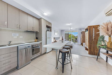 Allure 11- Airlie Central Apartments - Getaway Accommodation 2