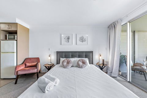 Allure 11- Airlie Central Apartments - Getaway Accommodation 4