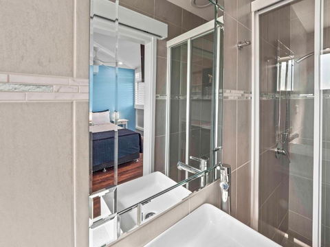 Almare Tourist Motel - Getaway Accommodation 2