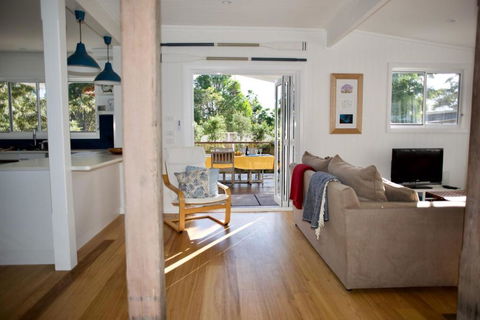 Alora Cottage - Getaway Accommodation 2