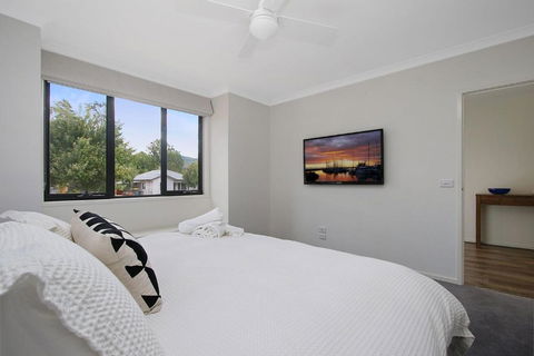 Alpine Knights Stylish Luxury - Getaway Accommodation 3