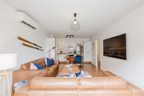Alpine Mountain View - 24 Of 13-15 Kirwan Close - Getaway Accommodation 0