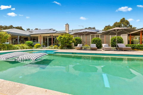 Amaroo Luxury Family Resort Mornington Peninsula - Getaway Accommodation 0