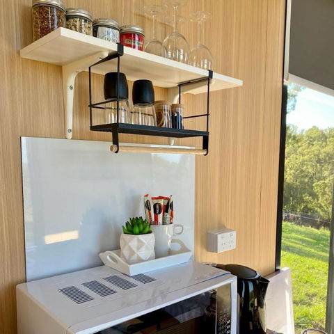 Amaroo One By Tiny Away - Getaway Accommodation 4