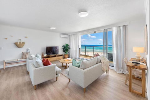 Amazing Beach View And Perfect Location Kirra - Getaway Accommodation 0