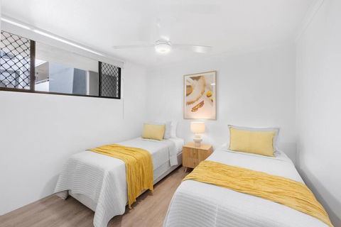 Amazing Beach View And Perfect Location Kirra - Getaway Accommodation 2