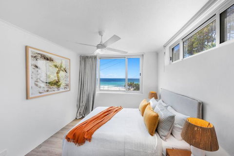 Amazing Beach View And Perfect Location Kirra - Getaway Accommodation 3